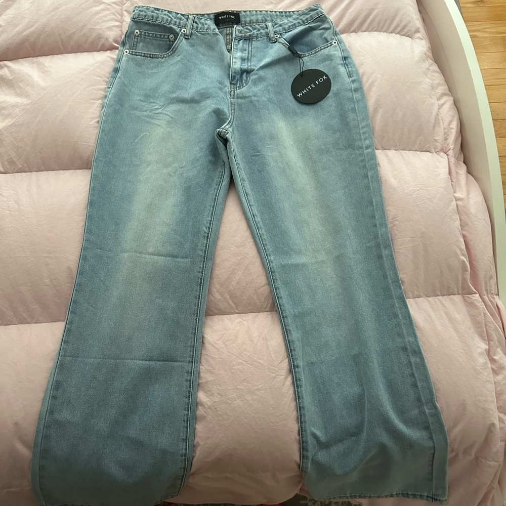 White Fox Desire Mid Rise Straight Leg Jean (Size Large)
